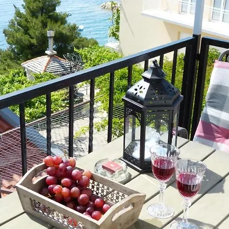 Beach Apartments Nemira Omis Exterior photo