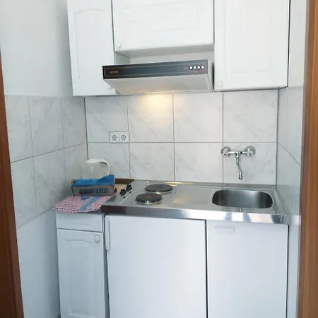 Beach Apartments Nemira Omis Exterior photo